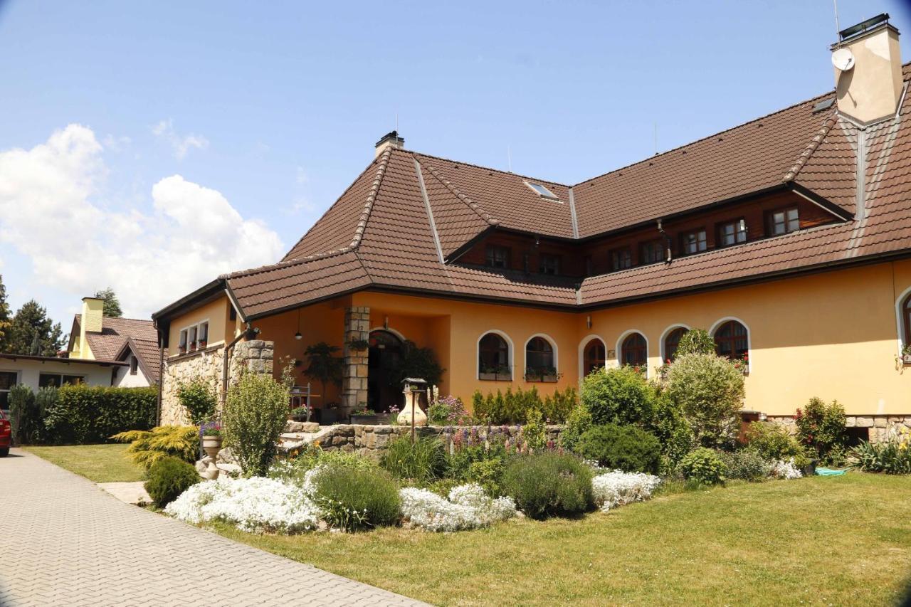 Apartman U Vagnera Dvur Kralove nad Labem Ngoại thất bức ảnh